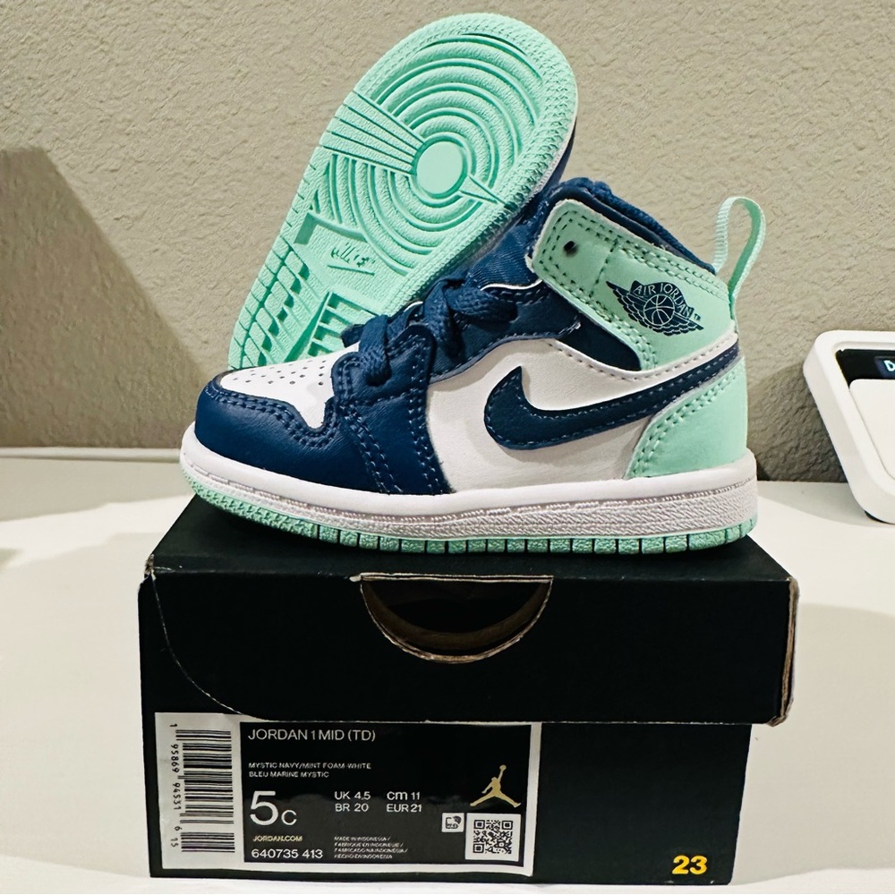 Jordan 1 Mid (TD), Size 5, Mystic Navy Mint Foam White